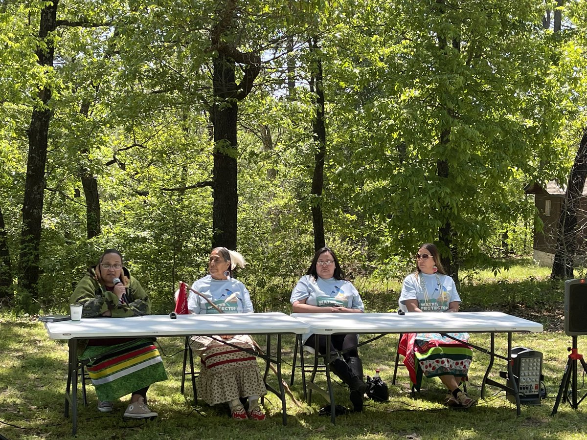 IENearth's tweet photo. Cherokee Reservation, Convening of the Four Winds: Indigenous Peoples across Turtle Island came together and discussed Indigenous resistance strategies, water protection, Rights of Nature, MMIW, Indigenous Just Transition, and participated in a non-violent direct action training. https://t.co/QA2FyCIQlb