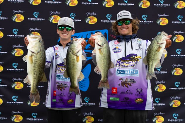 CollegiateBass's tweet photo. Congratulations to Charlie Wright and Logan Plueger from #1 ranked University of Montevallo on winning the Pickwick Slam presented by Evolution Fishing.
#TeamOutdoors #BassProShops #EvolutionOutdoor #EvolutionFishing #PowerPole #BobsMachine #FishGarmin #AbuGarcia #VisitTheShoals https://t.co/p6zA5AbUPp