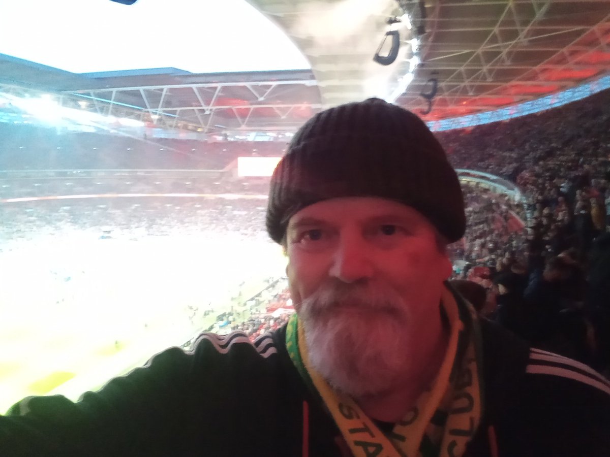 Just advising I've arrived home safe & sound having travelled the 218m+ return journey to @wembleystadium having watched @ManUtd win a poor #FACupSemiFinal 7-6 on penalties vs @OfficialBHAFC 
#MUFC #GGMU #UTFR 🔴⚪⚫🇾🇪
#GlazersOut 🔰 #LUHG