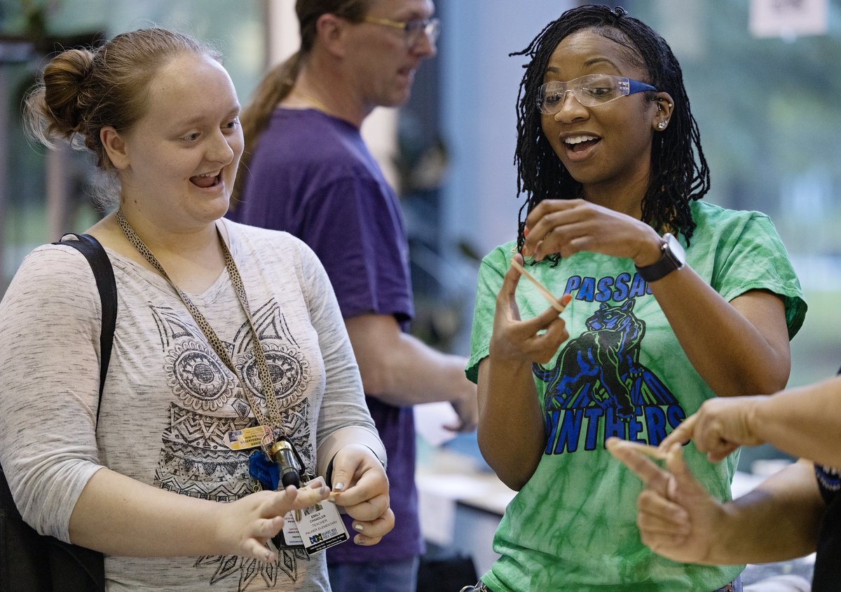 JLab_News's tweet image. We had an exciting time with our awesome teachers at our 2023 Virginia Region II Teacher Night event! Thank you to our JSAT program teachers for presenting and all who came to experience these STEM-ulating activities! #HRVA #STEM #PhysicsIsFun Event Pics:bit.ly/3AkXdsR