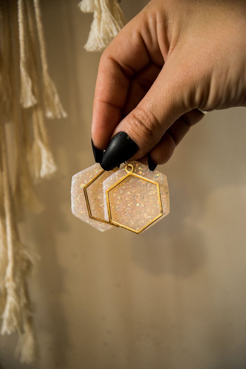 BeeHive, Elegant and Geometric Hexagon Earrings!

#PolymerClayEarrings #DIYEarrings #HandmadeJewelry #PolymerClayJewelry #giftideas  #ClayCreations #biffycraftboutique