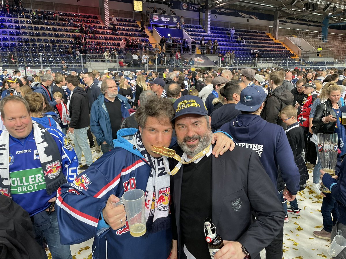 #MeisterDahoam #München #Eishockey <a href="/RedBullMuenchen/">EHC Red Bull München</a>