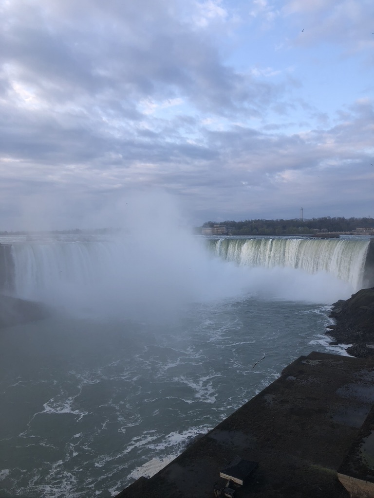 snewbery1's tweet image. As #SRPC2023 came to a close there was an image that stuck with me.  It is not the image of the powerful falls (although they were indeed awe inspiring) but rather of what sits just to the side, if you shift your gaze.
1/3
