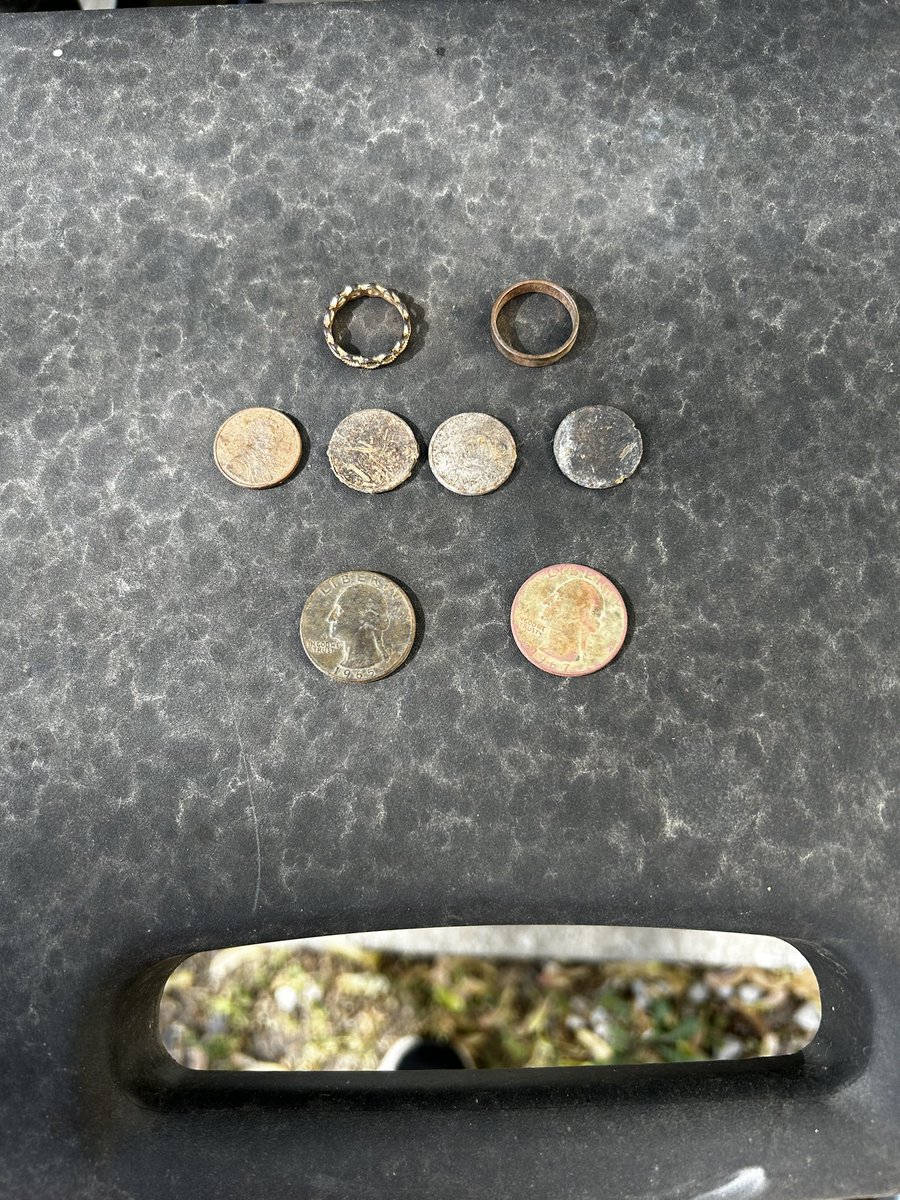 Scraps_the_Dog's tweet photo. #metaldetecting #noktasimplex #garrettace400 beautiful day at the park, the rings found about a foot apart, the usual clad, had fun. https://t.co/YChBsoS5um