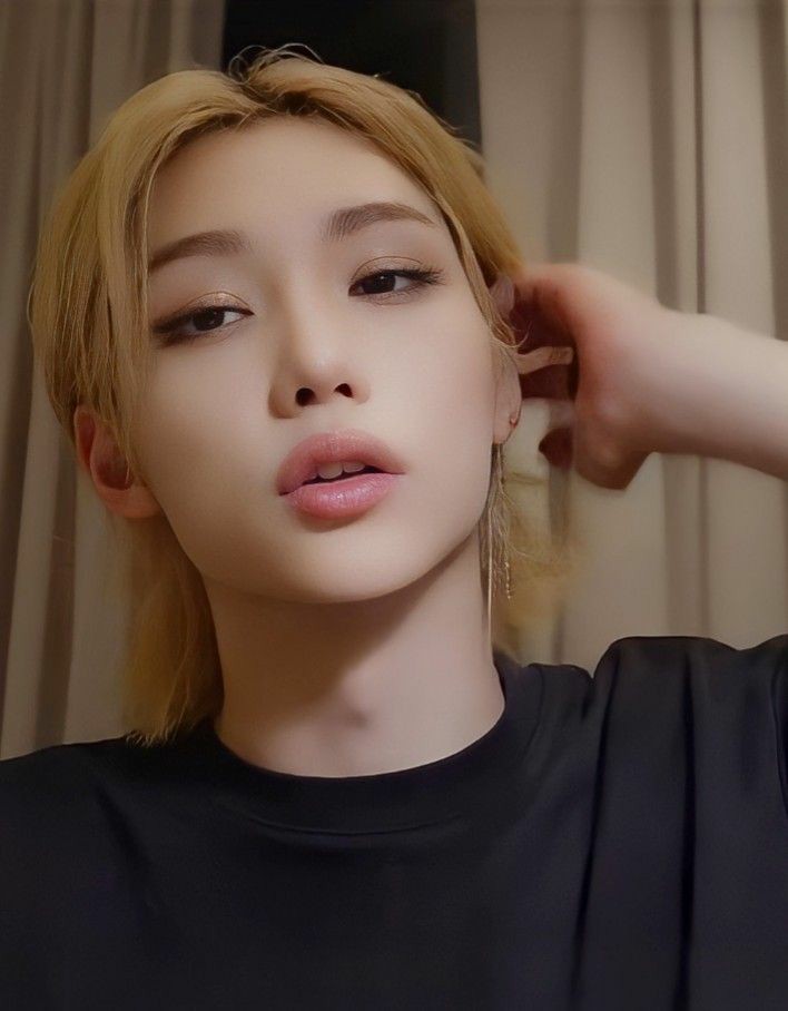 GabbyEstrada9's tweet photo. Lee felix 🤟🥰is so cute https://t.co/wHIFxlm6HX