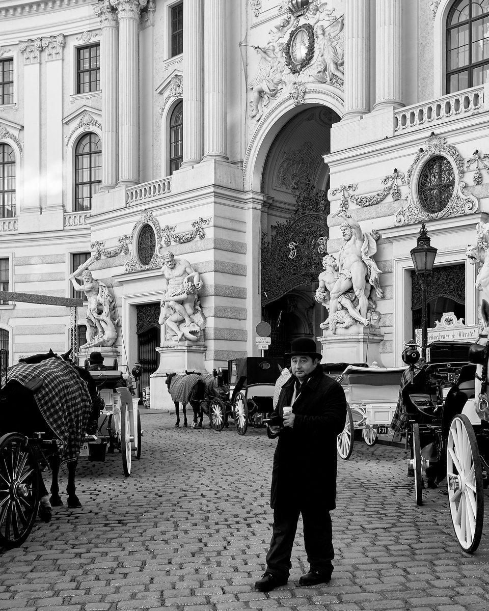 sinta_super's tweet photo. "Coachman near the Hofburg palace" by @Sinta S #500px https://t.co/szIpEBKFNa
#Vienna #Wien #Austria #blackandwhitephotography #ststephenscathedral #streetphotography
#blackandwhiteonly #instablackandwhite #bnw_addicted #bnw_one #bnw_of_our_world https://t.co/VqwLx9Tyvp