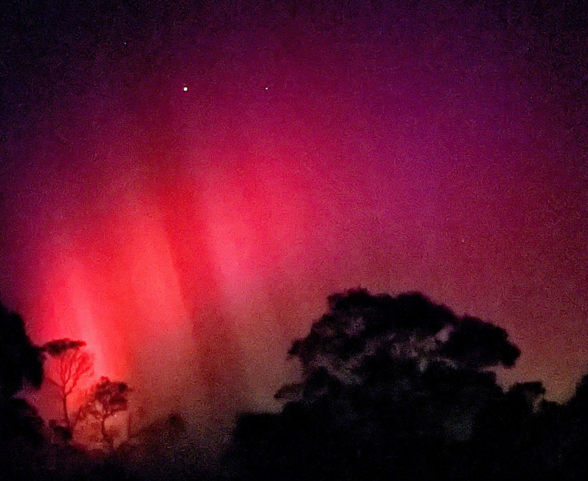 GregWadley's tweet image. #AuroraAustralis on #Gunditjmara country  western Victoria, Australia at 5am this morning