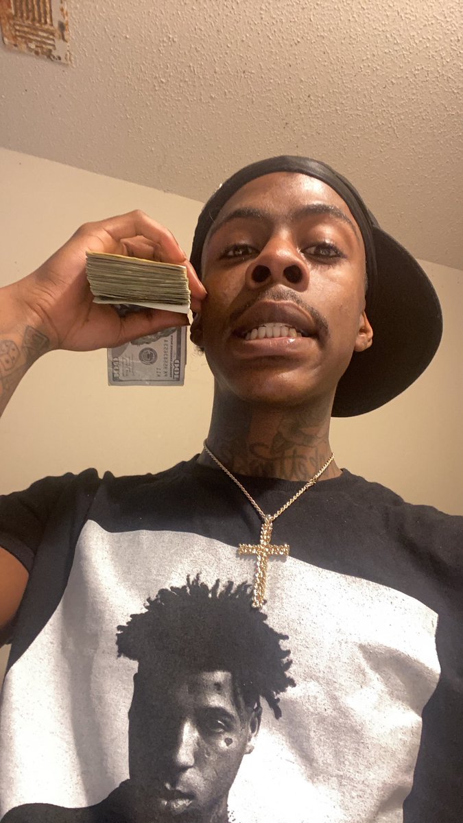 TheRealTAESKII's tweet photo. fucc BITCHES &amp; make MONEY https://t.co/YC2HQVWSg7