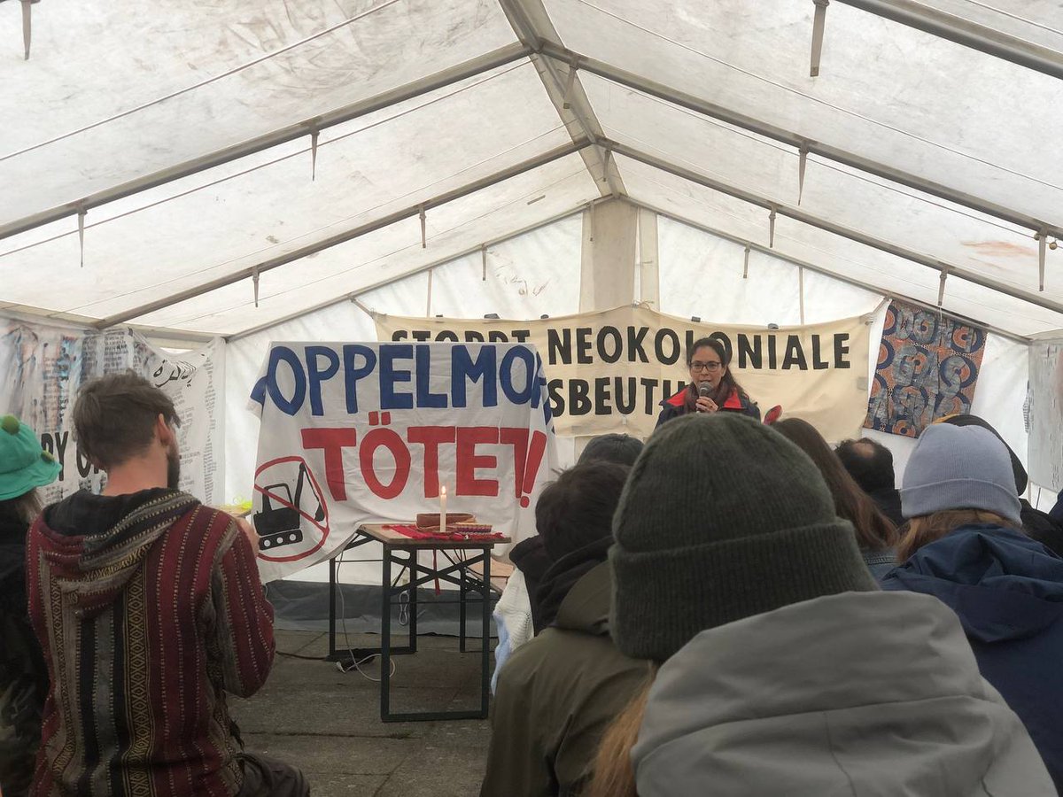 BerlinVoces's tweet image. On April 15th we participated at @XRBerlin #SpringRebellion to denounce #colonial &amp;amp; #extractivist practices in #Guatemala &amp;amp; inform about the dramatically increasing #criminalization indigenous leaders, climate, anticorruption and human righst defenders are facing in the country.