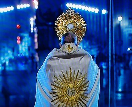 ArgSantaSede's tweet photo. El 29 de mayo, el #PapaFrancisco bendecirá 🙏🏽 el nanosatélite y el nanolibro de la #StatioOrbis al final de la audiencia general. El 10 de junio la misión "Spei Satelles" se completará con el lanzamiento al espacio desde California 🛰 📘
#DiaMundialdelLibro https://t.co/xfrpxhDl3W