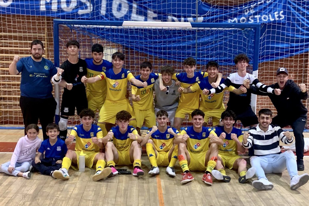 sanchez_ullen's tweet photo. Partido muy completo de los chicos del @ADAlcorconFS #JuvPref que se llevan un +3 más que merecido de Villafontana, seguimos en la pelea 💪, grande chavales!!
#123Alcorcón #Rober99 #VamosRober 💛💛 https://t.co/aqg9u0Mal5