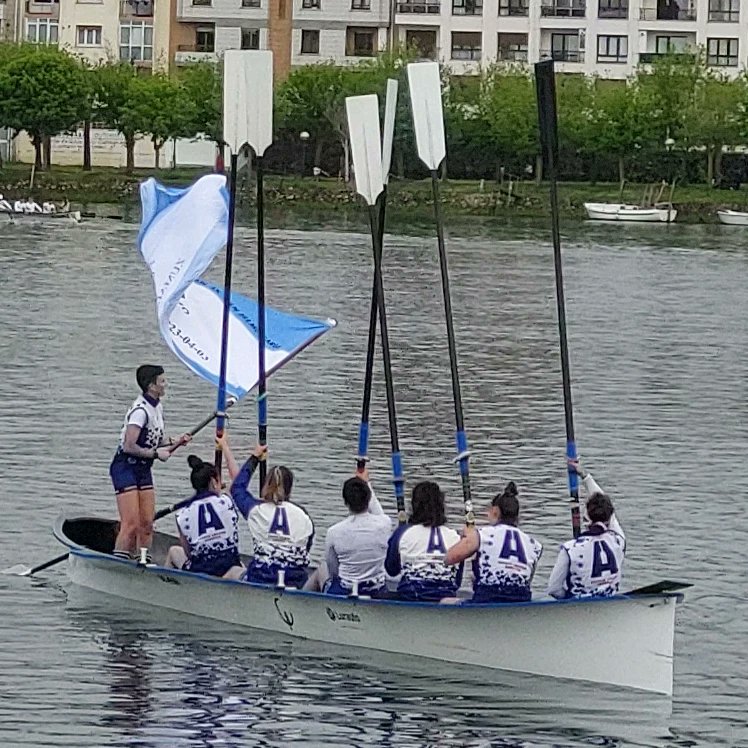 Zumaiako IX San Telmo Saria bigarren urtez jarraian Donostia Arraun Lagunakek irabazi dugu

Por segundo año consecutivo Donostia Arraun Lagunak hemos ganado la Bandera del IX Premio San Telmo de Zumaia

ZORIONAK eta AUPA ARRAUN!!!
