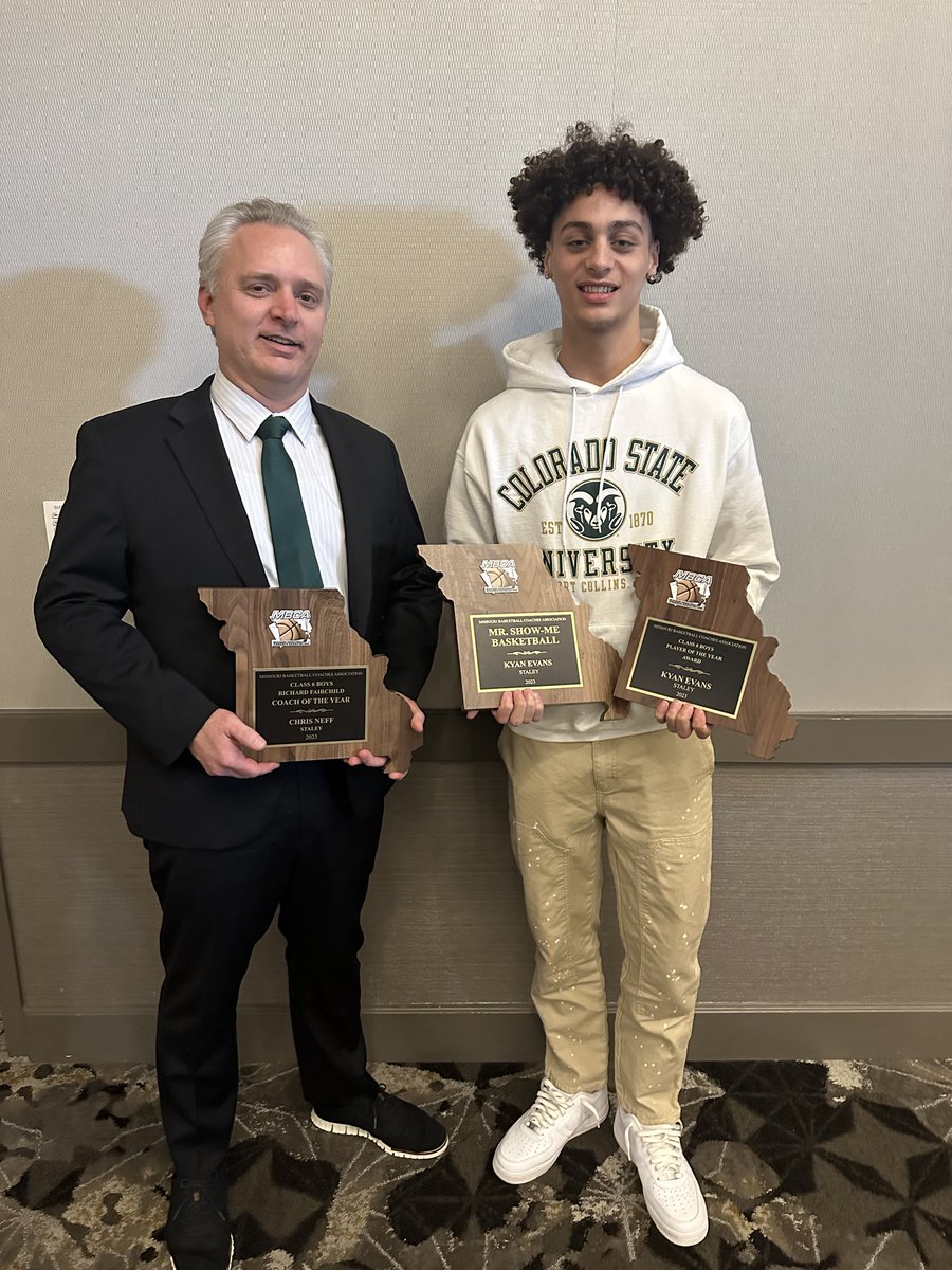 IrishFalconOne's tweet photo. Thank you @MbcaCoaches for the amazing ceremony. So proud of @_kyanevans1 for making it a point to be at the banquet with his family to celebrate our season and his awards. MR. SHOW-ME BASKETBALL!!! #StaleyStrong #RepresentYourState #Appreciation for the association https://t.co/io9hC7Yasr