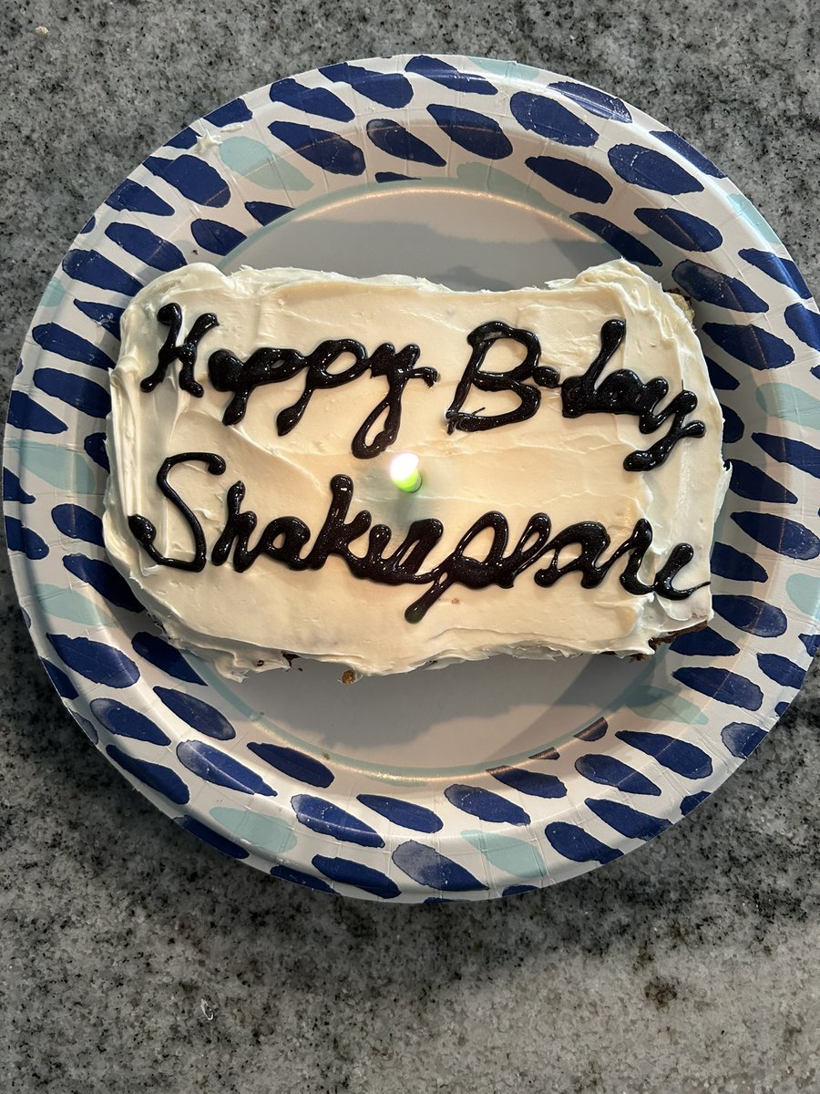 happy birthday to the literary canon's favorite!! #ShakespeareBirthday #ShakesCakes #APItsLit @vjasully