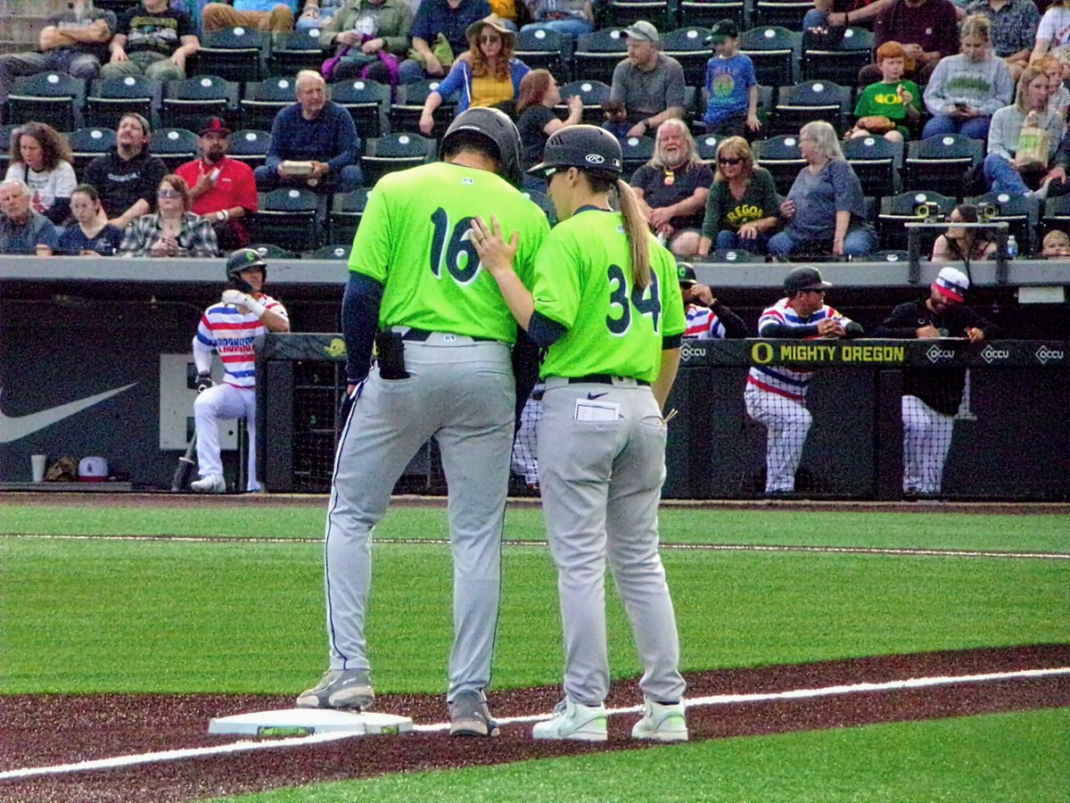 hippidyhopsguy's tweet photo. My favorite picture from yesterday's doubleheader 📷

@HillsboroHops @RonnieGajownik @Robersonjacen https://t.co/8GRp4DZUUe