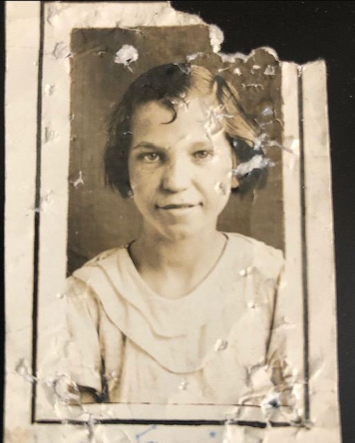 Fireside Mystery Theatre (@firesidemystery) on Twitter photo #NewEpisode! <a href="/A_Guinner/">Allison Guinn</a> "graces" us with this #southerngothic tale, inspired by the life and legend of her dear granny, Daisy Dean.
link.chtbl.com/FMTGrace
#podcast #podcasts #audiodrama #audiodramasunday #radiotheatre #theatreofthemind #appalachia #autoharp #NewEpisode! <a href="/A_Guinner/">Allison Guinn</a> "graces" us with this #southerngothic tale, inspired by the life and legend of her dear granny, Daisy Dean.
link.chtbl.com/FMTGrace
#podcast #podcasts #audiodrama #audiodramasunday #radiotheatre #theatreofthemind #appalachia #autoharp
