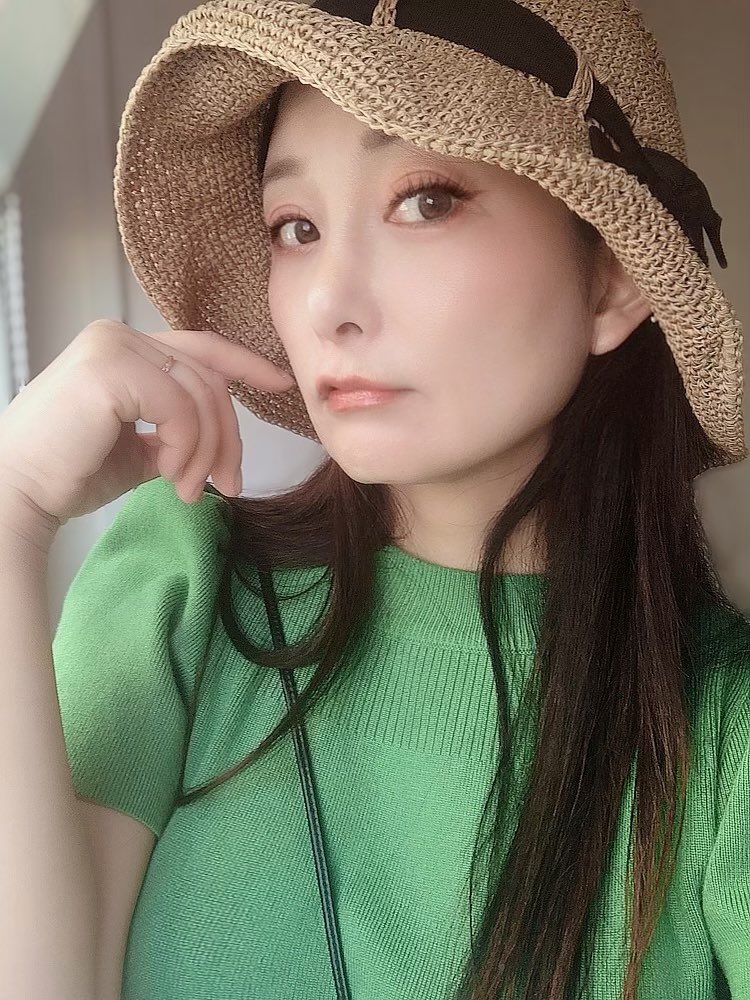 ROE-115 Only I Know...My Friend's Mother And Secret Ini