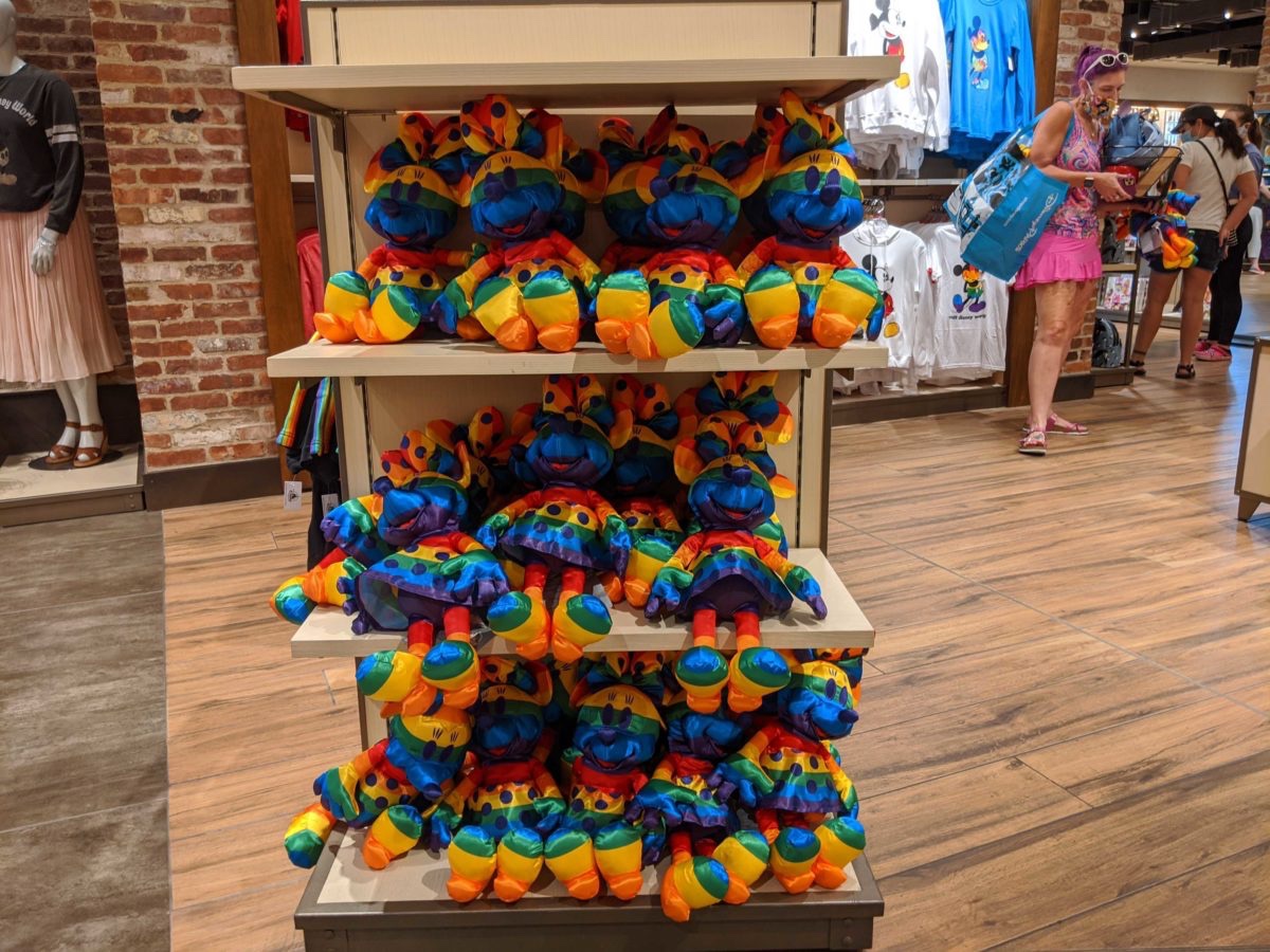 EndWokeness's tweet photo. Parents need to stop giving Disney money until they stop pushing this on our kids https://t.co/719r0ojRh9