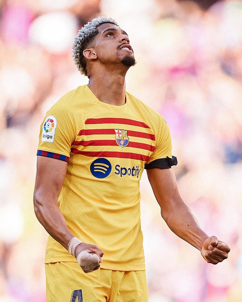 RonaldAraujo_4's tweet photo. Gloria a Jesús.
+3 en casa! 🦍 Cada vez más cerca de nuestra meta. Últimos ocho partidos 💪🏾 #ForçaBarça 🔴🔵 @FCBarcelona_es https://t.co/pQB34DI5vf