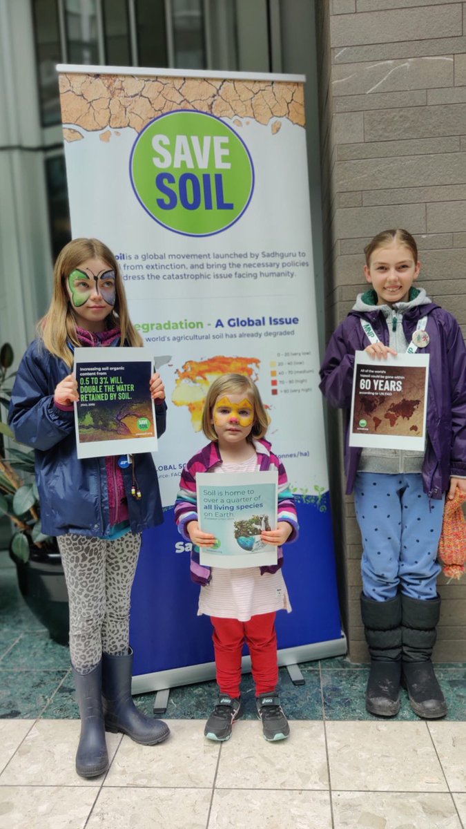 Sh_Akti_29's tweet photo. Through a simple act of spreading awareness , we have a power to make changes. Save soil is a movement to spread awareness about the degradation of soil that is happening world wide. Thank you @earthfestlondon for this amazing event #Savesoil #SoilsUS #Earthday https://t.co/92qnqQP0wh