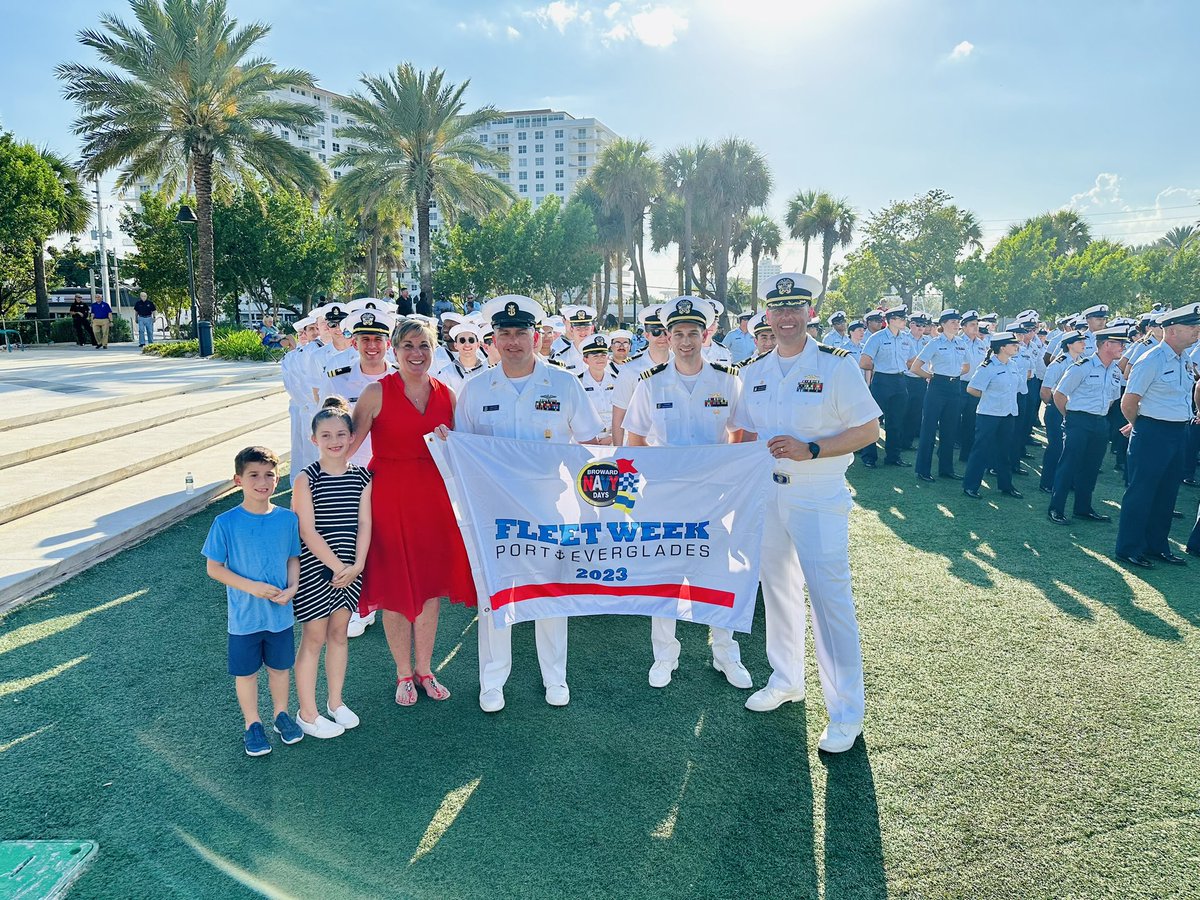 GrotonSubs's tweet image. The Battle Bass USS Indiana has arrived in Florida for #FleetWeekPortEverglades ☀️🌴!