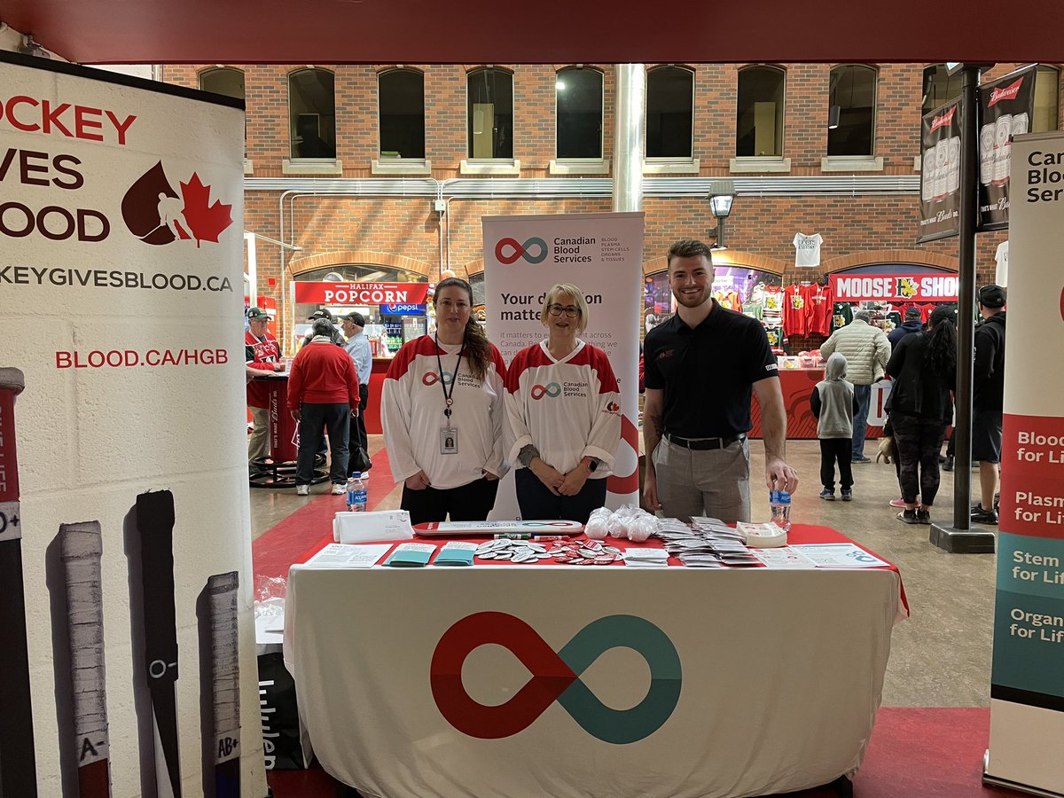 There are hundreds of patients in 🇨🇦 needing a stem cell transplant to save or improve their life, including locally in #Halifax. 

Shout out to the <a href="/HFXMooseheads/">Halifax Mooseheads</a> who acted quickly to set up a stem cell registration table at Game 5. 

Amazing response from the team &amp; their fans.