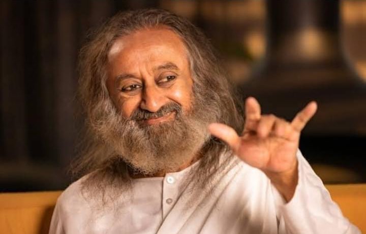 Brahmchaitanya's tweet photo. आप दृढ़तासे यह निश्चय कर लें कि हमें इसी जन्ममें अपना कल्याण करना है। इसमें जो देरी होती है, वह सही नहीं जानी चाहिये। आध्यात्मिक उन्नतिमें समय नहीं लगता, आज अभी हो सकती है। आप सच्चे हृदयसे #गुरुदेव में लगे रहो। फिर सब ठीक होगा, यह नियम है। https://t.co/GeuaC8GSal