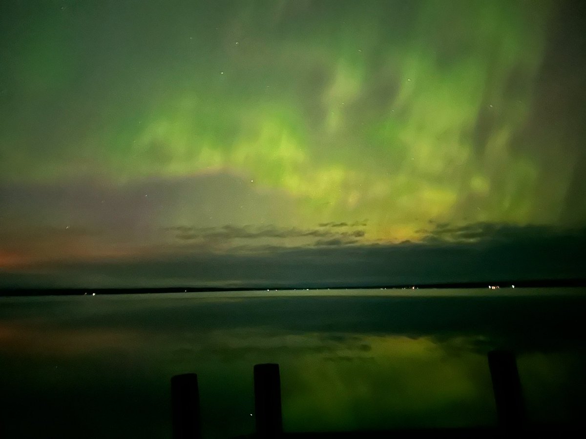 Another night of lights from Houghton MI 4/23/23  #Yooper #UpperPeninsula @UpperPeninsula @wluctv6  #ItsAmazingOutThere