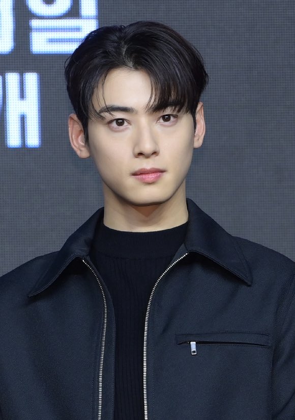 theseoulstory's tweet photo. ASTRO Cha Eun Woo will make his appearance at ‘KonnecThai’ as scheduled, April 30

‘KonnecThai’ is a cultural exchange event between Korea and Thailand, with artists, VIPs, guests, and fans attending

https://t.co/gcLyjQb1jy https://t.co/IndhMJz6HS