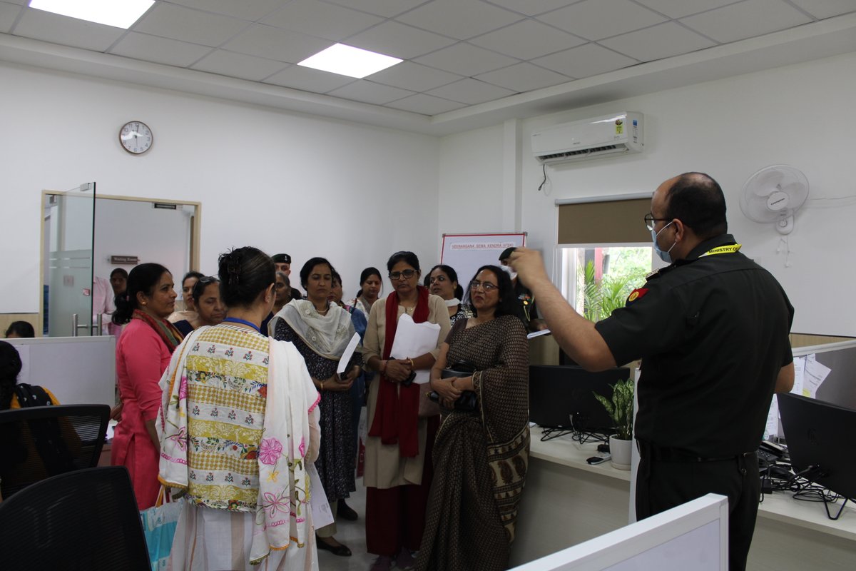 #WeCare #IndianArmy Battle Casualty Next of Kin visited @Diav20. Awareness on key relevant issues Documentation, Welfare Grants, Entitlements & Pension procedures. They visited #VSK Our commitment for their care & support.
#TakingCareOfOurOwnNoMatterWhat 
@adgpi 
@OfficialAwwa