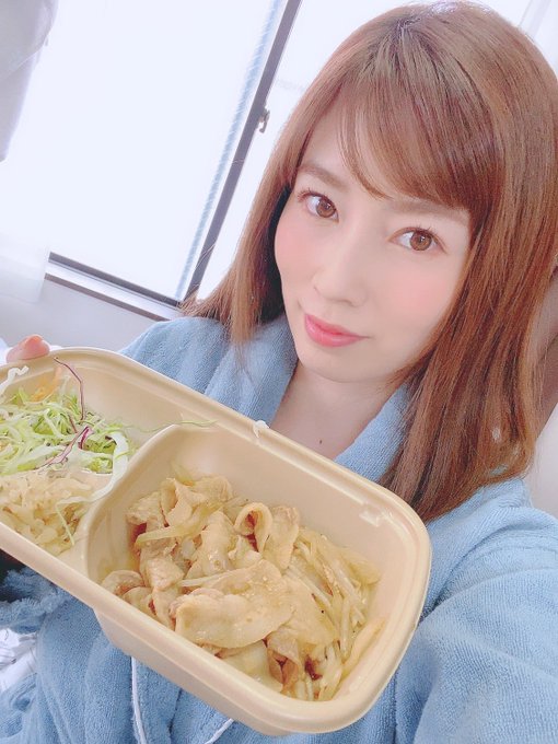 今日はお仕事だよ✨ https://t.co/PIVFC4jCWl