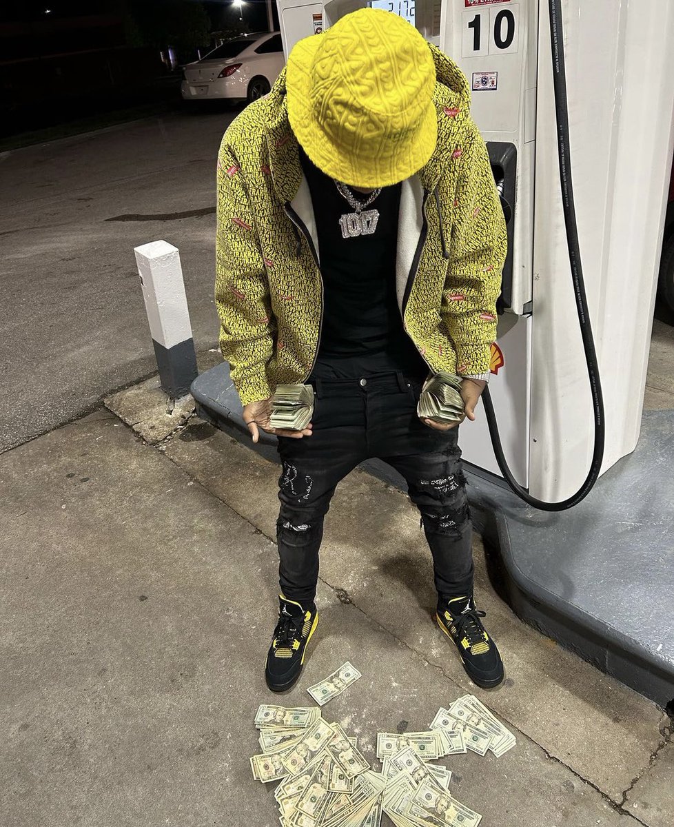 1152_Set's tweet photo. Since Marvin Been Locked Niggas Tuff
2Pockets Stuff Nigga Call My Bluff🥷👎🏽🙈FreeSlimecrookJr @kevomuney3 https://t.co/DLrcw1Tc8F