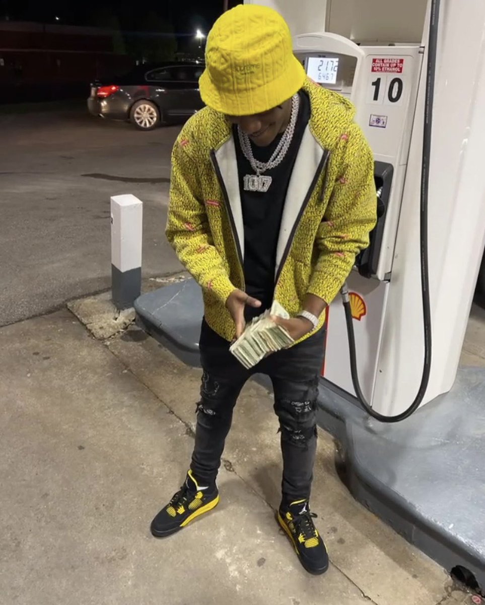 1152_Set's tweet photo. Since Marvin Been Locked Niggas Tuff
2Pockets Stuff Nigga Call My Bluff🥷👎🏽🙈FreeSlimecrookJr @kevomuney3 https://t.co/DLrcw1Tc8F