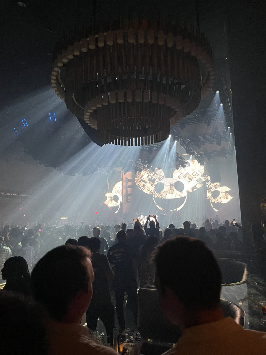 jaendrog's tweet photo. Vegas for my 28th. Retired now https://t.co/3EMviRh1VR