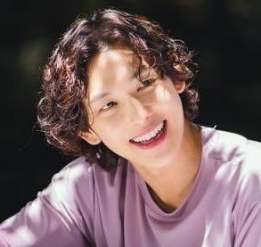 sunizup's tweet photo. Aww, I'm sooo happy #YimSiwan received a Best Actor nom for his portrayal of sweet #DaeBeom in #SummerStrike!! It's such an endearing underrated character that Siwan brought to life perfectly!!๐ฅฐ๐ https://t.co/uByIF9h7FV
