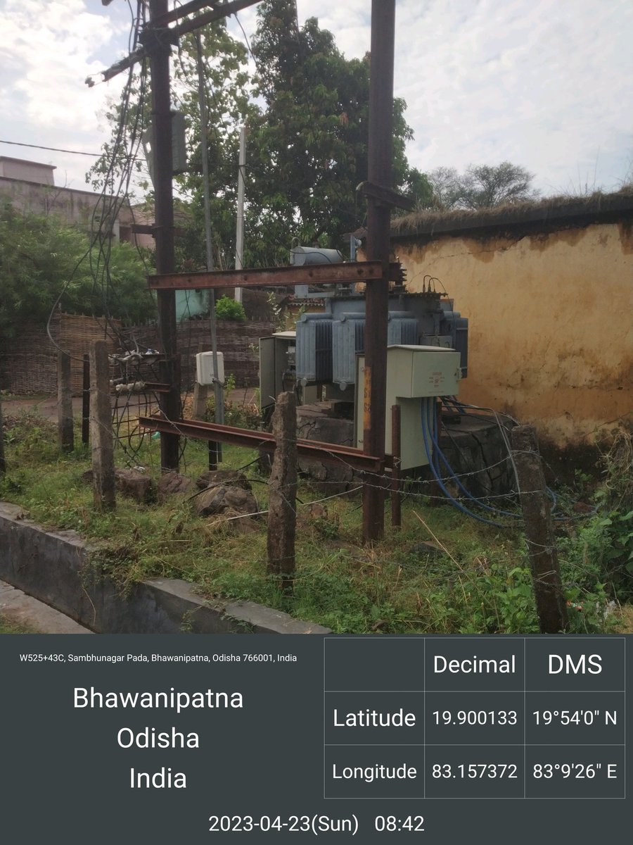 LaxmipandaKld's tweet photo. @TPWesternOdisha This site ( KLD, Bhawanipatna, ward no.-15, Old LIC Colony) is in unsafe condition, no permanent boundary, gate is always open, transformer bed is broken. Kindly do the need full at the earliest. @DmKalahandi @EnergyOdisha @MoSarkar5T  @SecyChief @CMO_Odisha https://t.co/YGBqlTUhxH