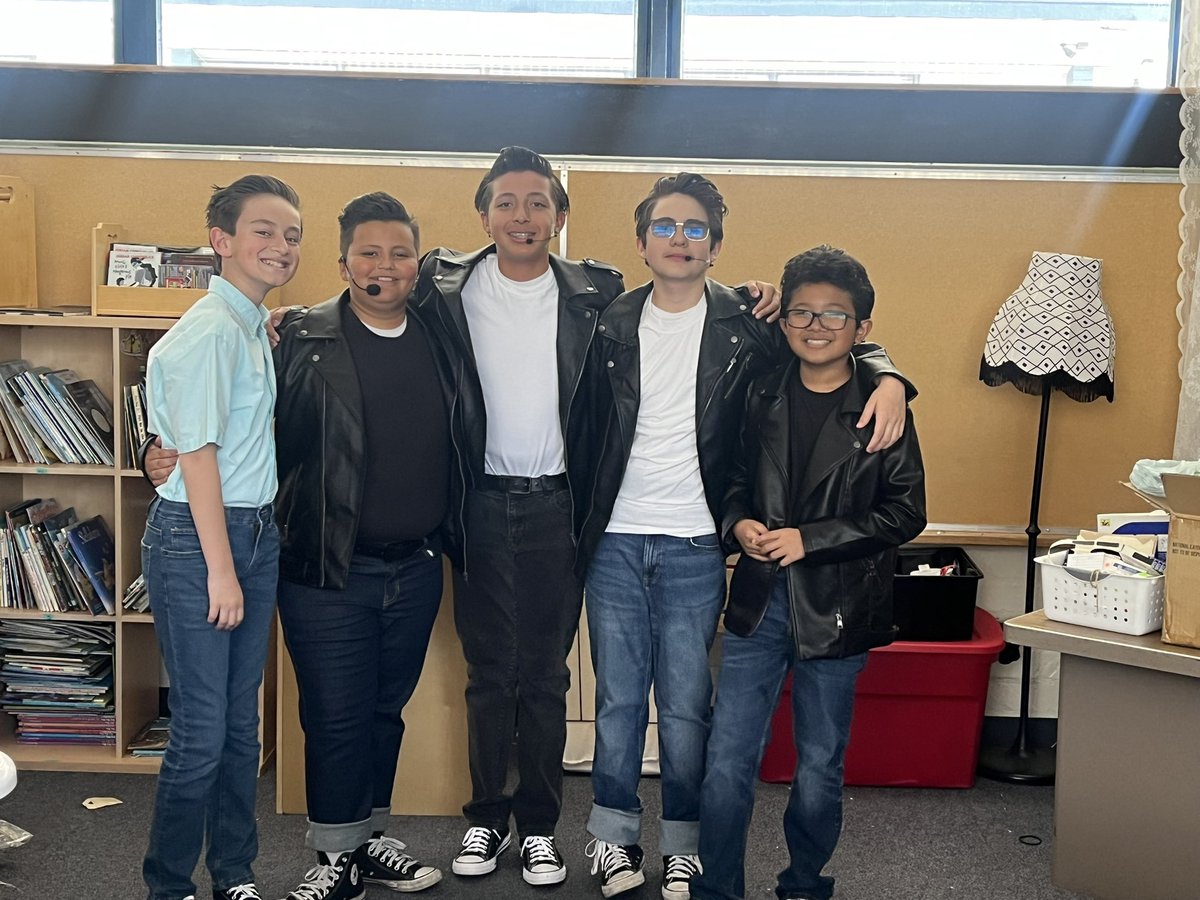 JacobGallegos's tweet photo. As much as I love performing on the field, i also love performing on the big stage! Lineman and lead actor all in one. Come support our musical next weekend at Sacred Heart 

https://t.co/N6C7inXHOc https://t.co/aUYuK2sH4h