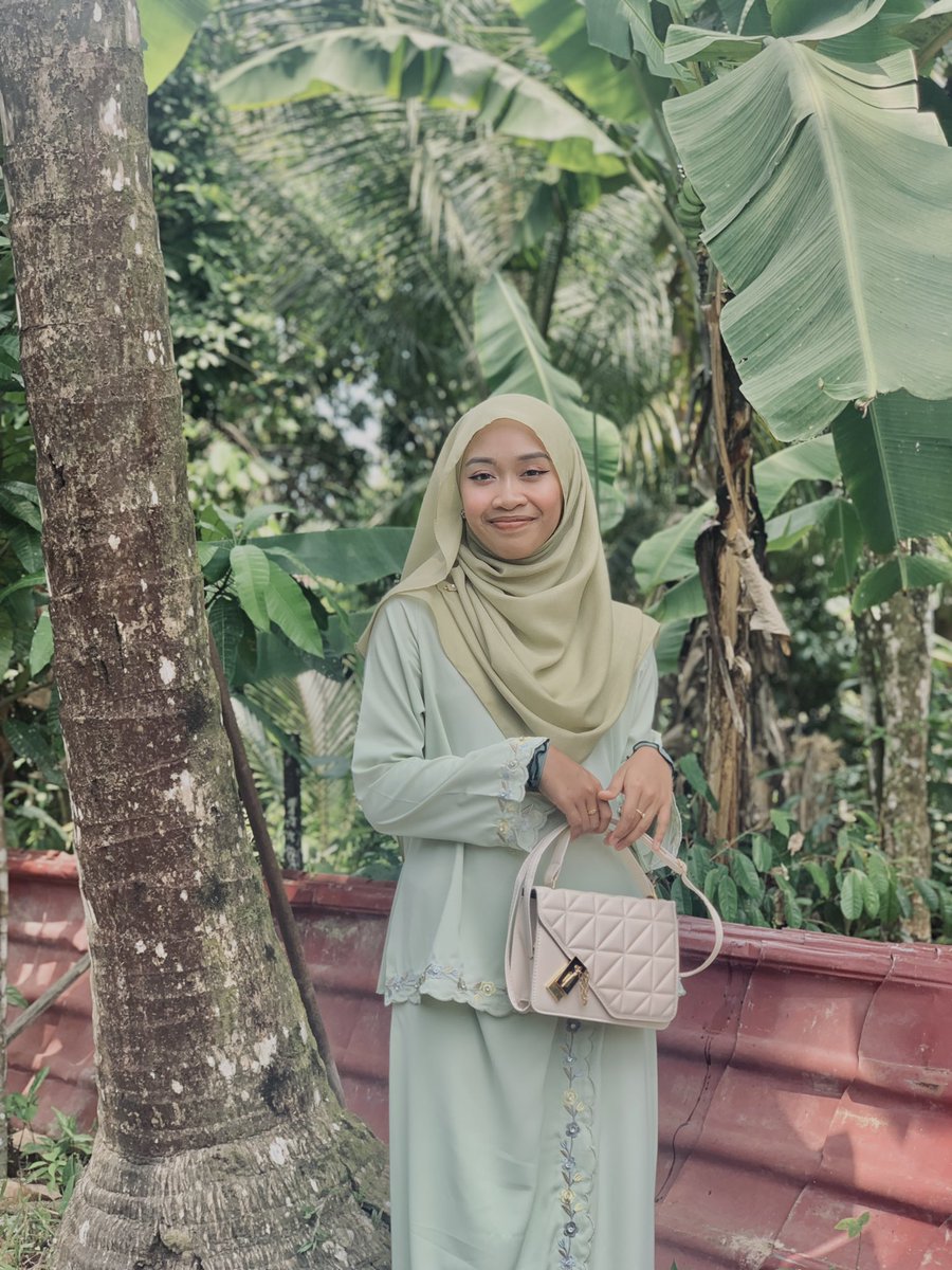 eynasyrahh's tweet photo. 1st eid vs 2nd eid https://t.co/65Aa9JOLod