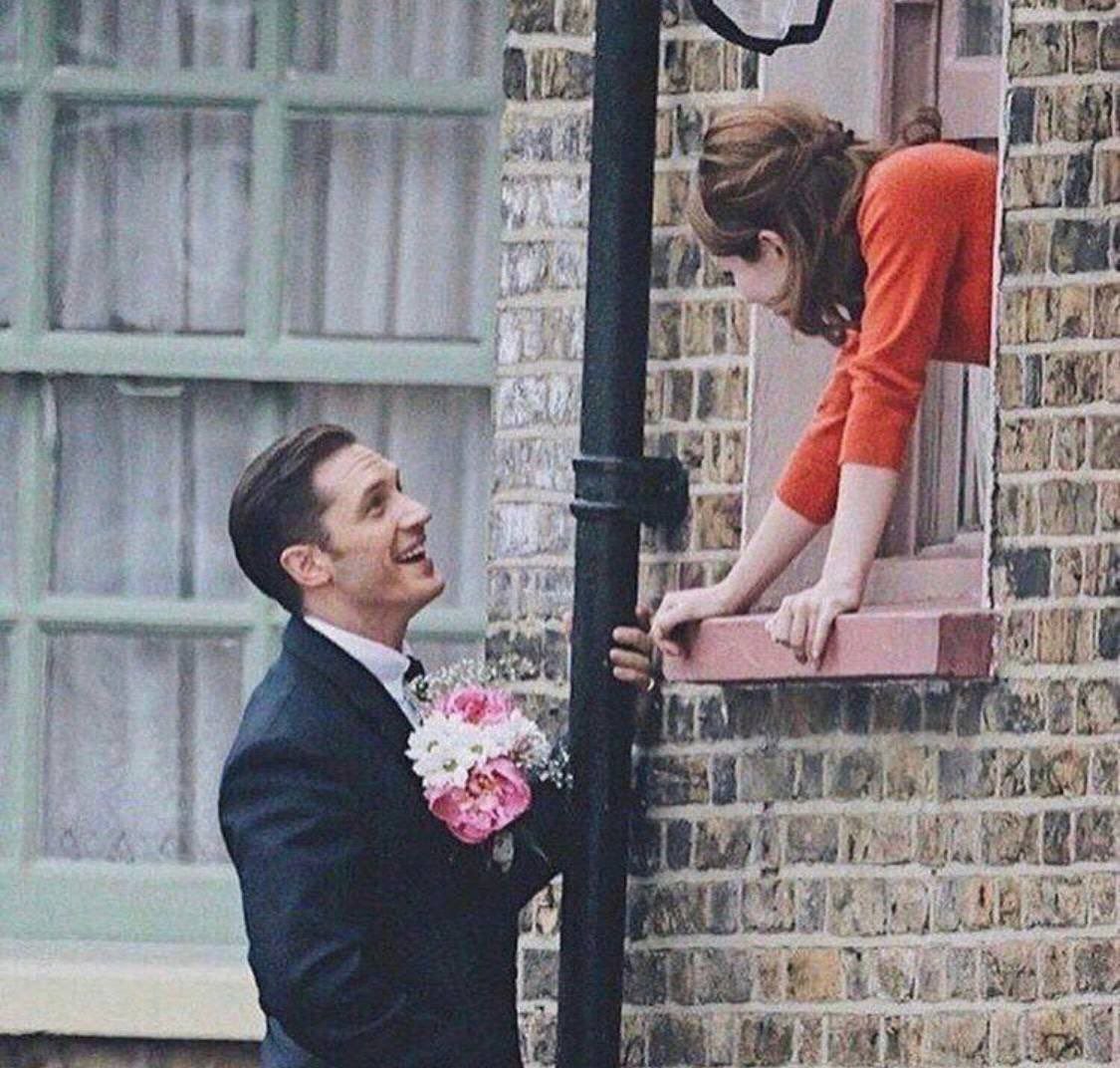 .
.
.
ياآآآنتي....

أتذوق حروف أسمك,حرفاً ، حرفاً, حرفآ
كفواكه استوائية ولا أشرب الماء معها
 لأحافظ على:
مذاق الدراق وعلى عطش حواسي ،،،،
.
.
.
.....✍️