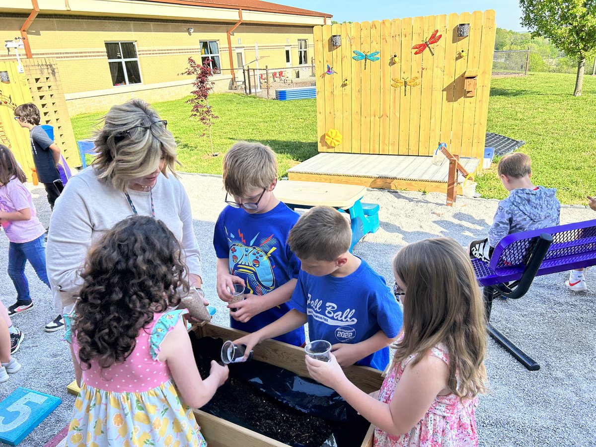Our 2nd grade students in Mrs. Carver’s class used our Outdoor Classroom to plant their wheatgrass for the PLTW Living Things Module!Students will place plants in various growing conditions and make observations! #ThinkLikeAScientist #PLTW @PLTWorg @barrenschools @njejaguars