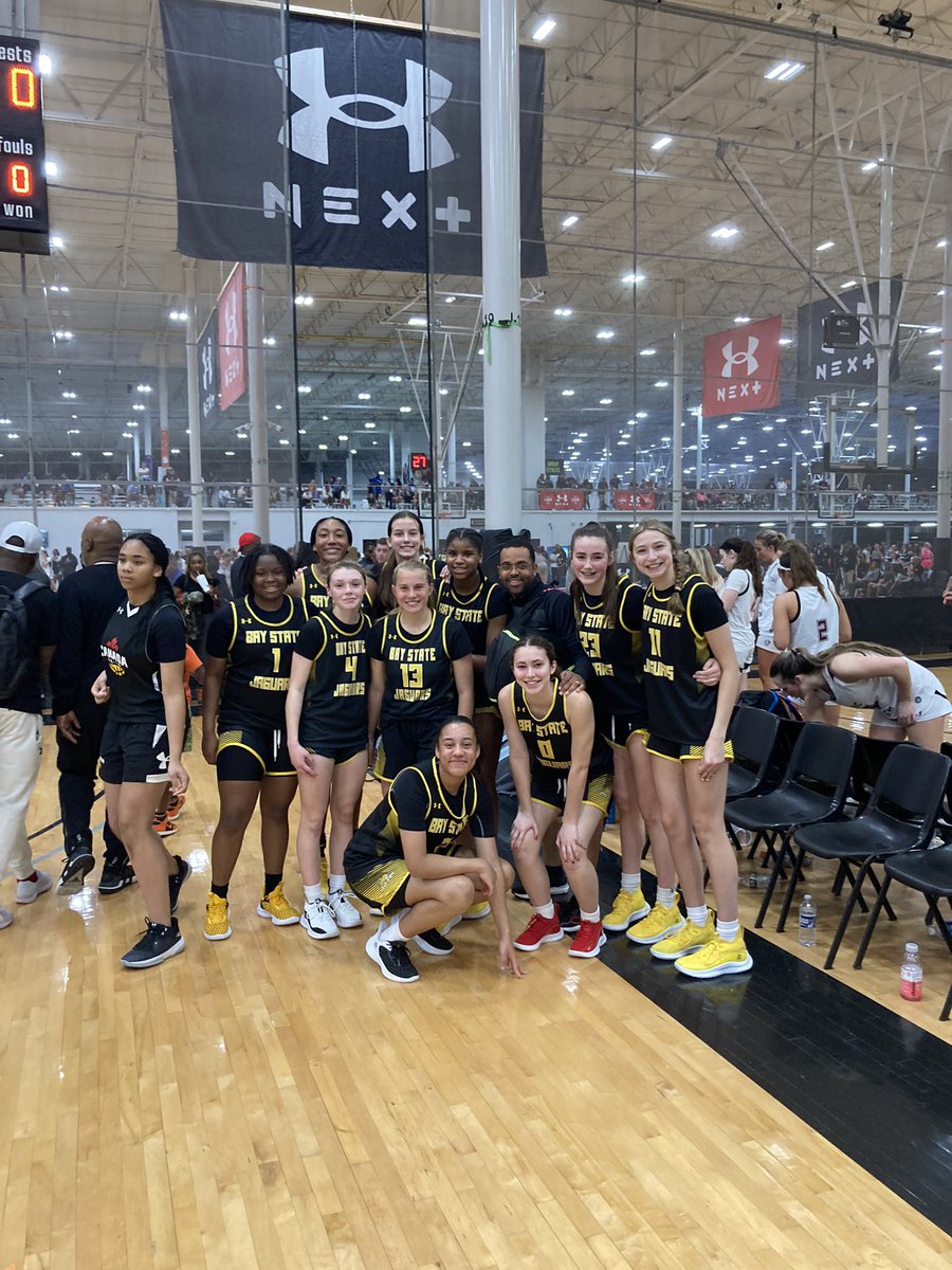 Congratulations to the Bay State Jags 15u! They had a great weekend at Spooky Nook they went 5-0 @BayStateJags @LaurieBollin @mrodrigues423 @tiffrod45 @CoachTyMosley