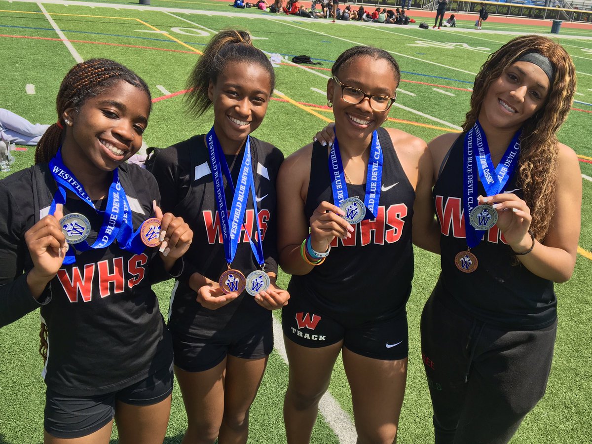 WHSTracknField's tweet photo. The sophomore girls 4X1 Relay showed up and placed 2nd at the Blue Devil Classic on Saturday! Great job Ananda🥈Jaliyah🥈Orhely🥈& Kaylyn🥈 #WeAreBarrons #improvingdaily https://t.co/wLoClKUGx8