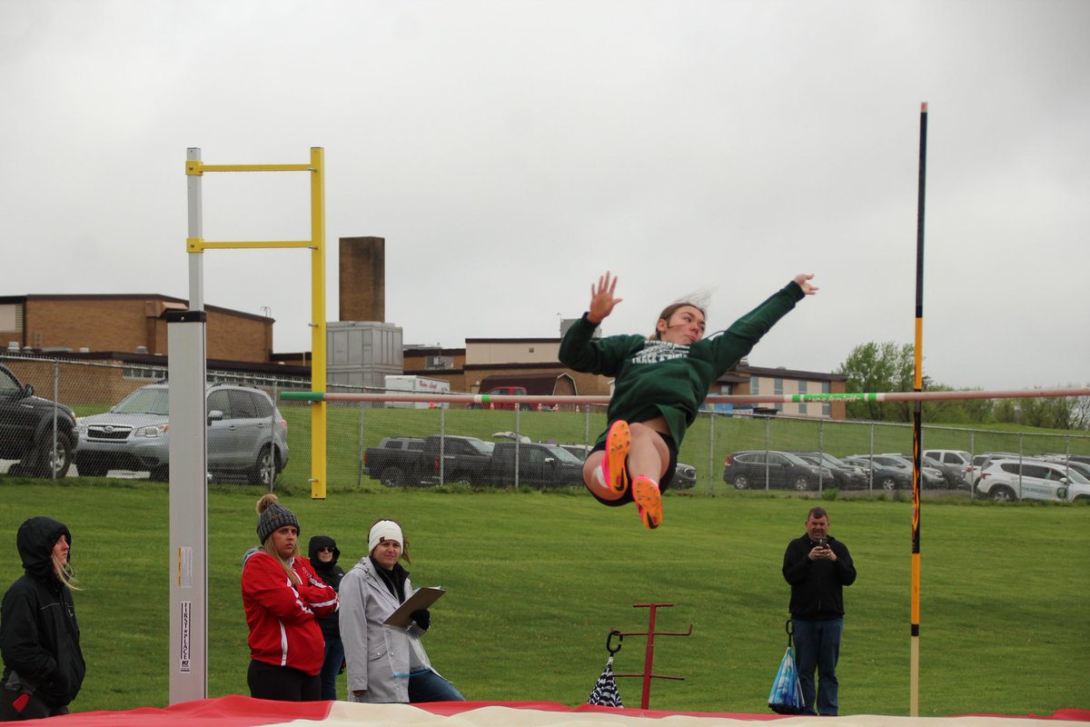 Rain, wind and cold didn't stop Kendal Saturday @ Union Local's Invitational. After a rain delay halted the pole vault for a while, Kendal didn't just come out the winner, she broke the junior high school record for the second time this season! 💪🥇