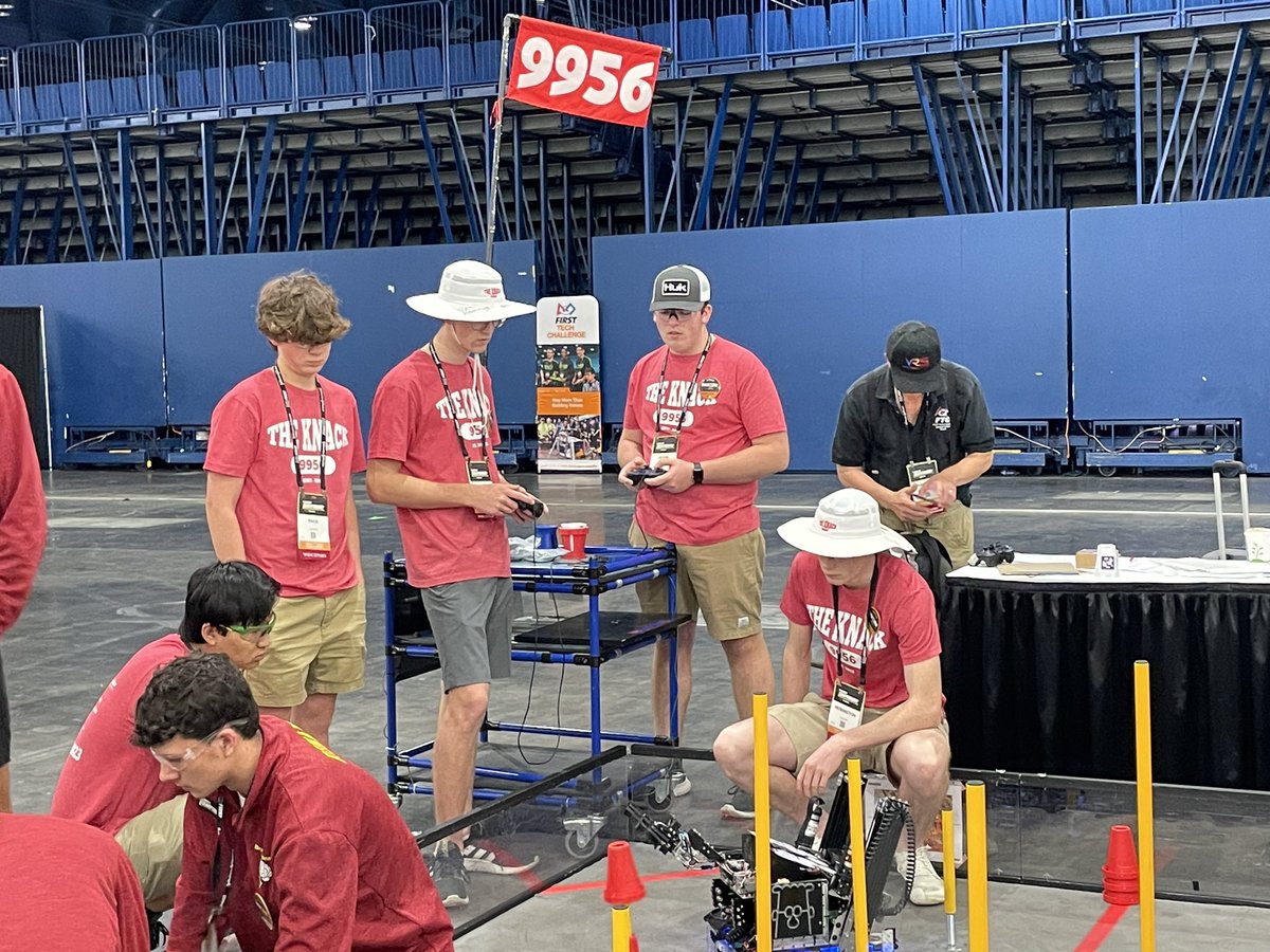 KnackRobotics's tweet image. For robot, we finished 11th in quals in Edison Division. Thank you to captain VC Silver Circuits and partner @ftc8644 Brainstormers for making us your 2nd pick to the 1st Alliance! It took the FTC overall winning alliance 3 matches to take us down. Very proud of our performance!