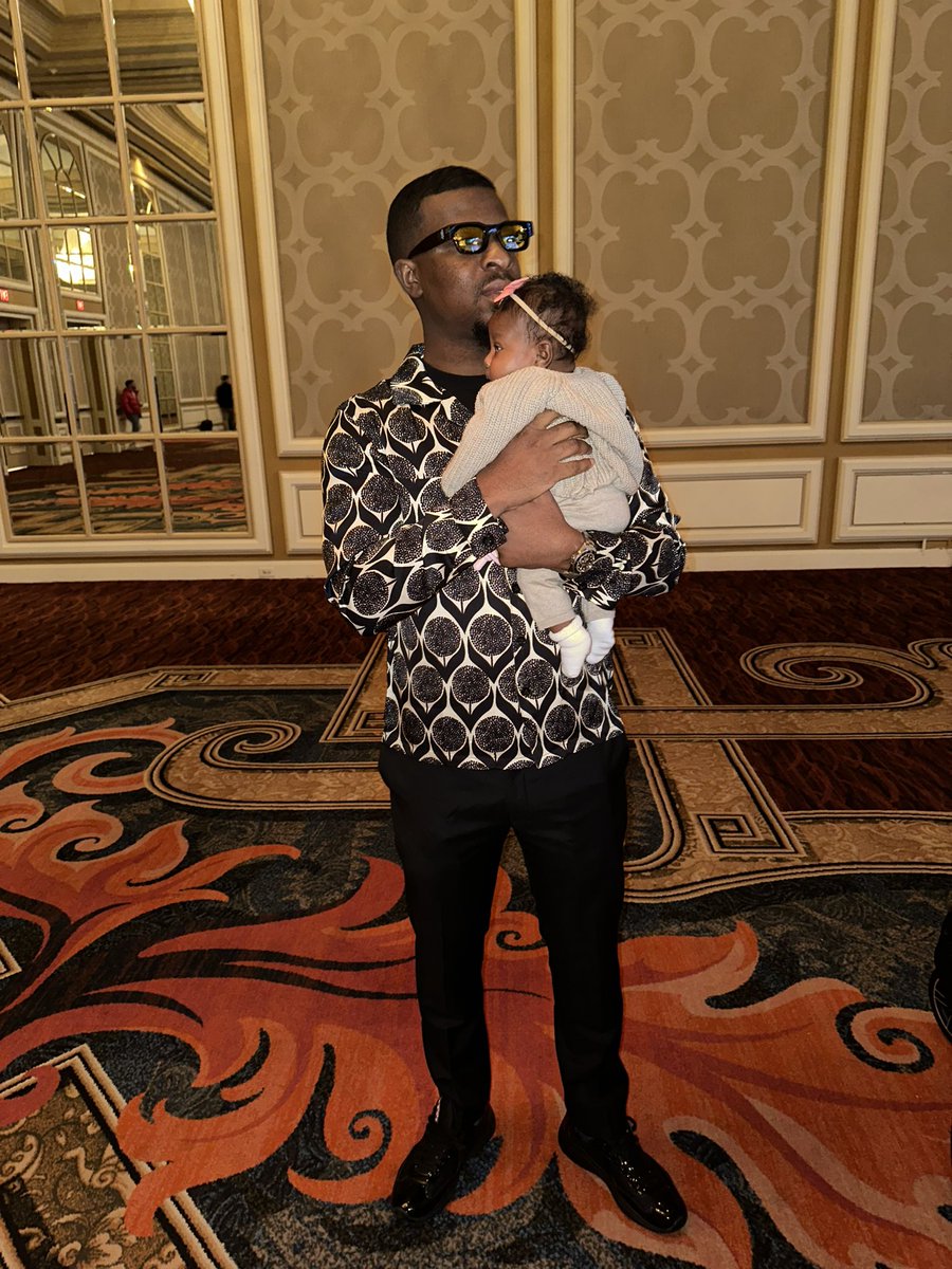XaviercMiller's tweet photo. Spoke to an audience of 400+ today about podcasting &amp; brand building, had to share the experience w/ my baby girl.

Appreciate my bro @donovanruffin for allowing me to bless the stage https://t.co/tbagGS06sc