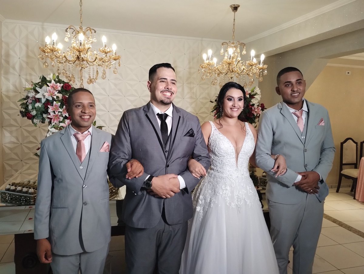 lukk_hungria's tweet photo. Sobre o fim de semana! Casamos nossos amigos! Foi tudo lindo, maravilhoso e felicidades ao casal, amamos vocês ❤️ https://t.co/GsdSpZc7pO