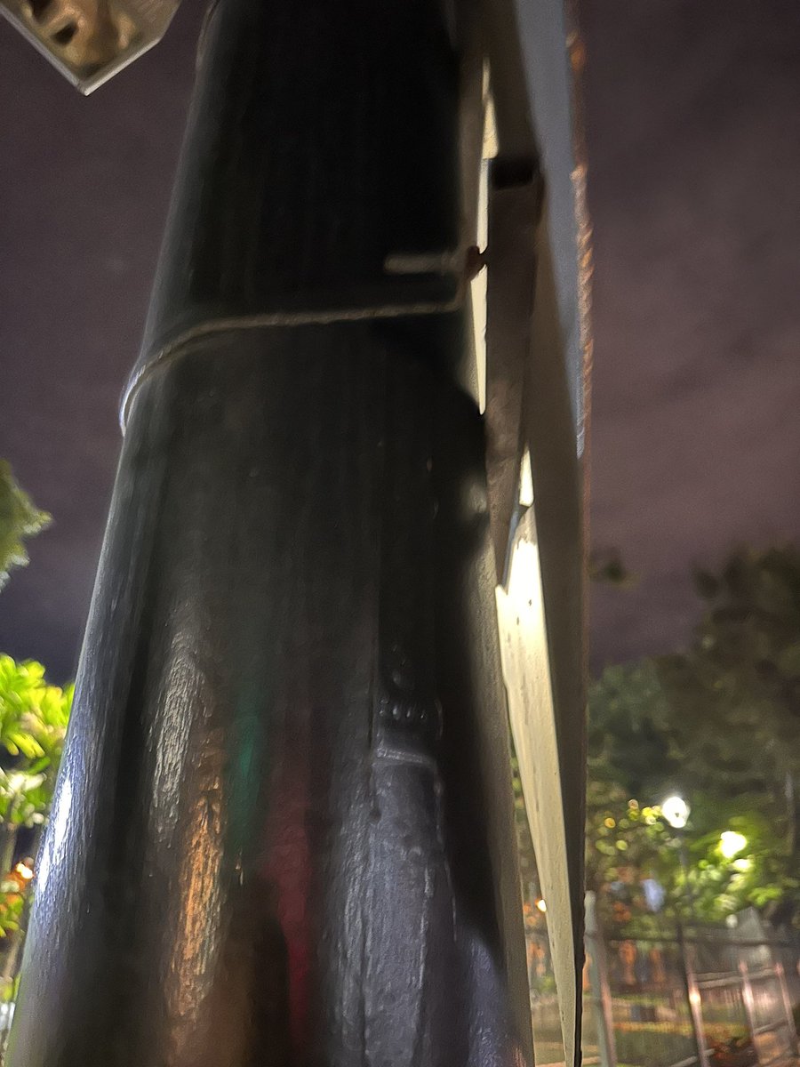 luisepontonm's tweet photo. Dejo aquí los números de poste se tomó de 3 pero son mucho de lado y lado, esperando la ayuda de la autoridad pertinente atte la comunidad @alcaldiagye  @ecuavisa @teleamazonasec @tctelevision @servicioscnelep @CNEL_EP 2/2 https://t.co/chZg2xg2zp