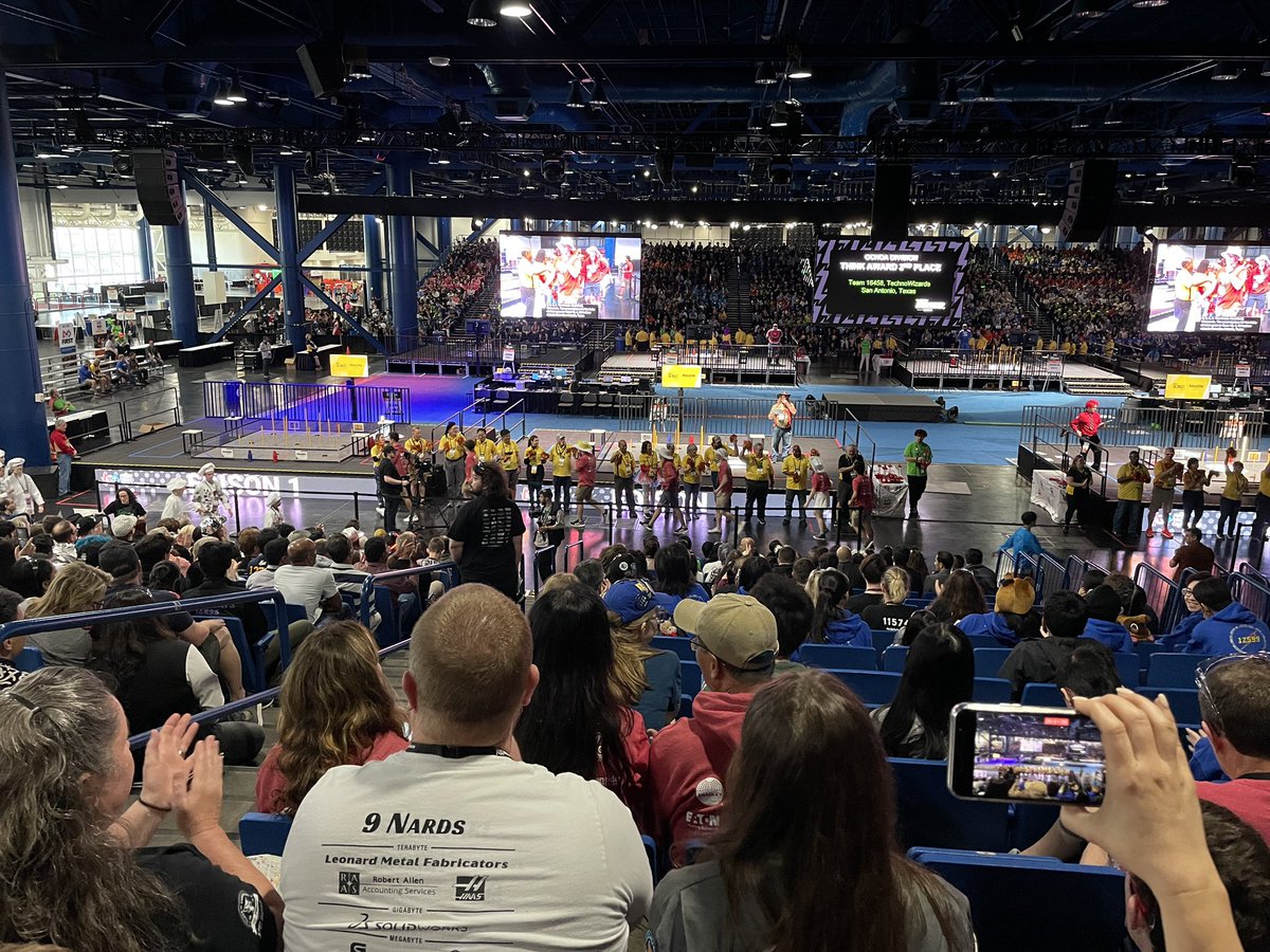 KnackRobotics's tweet image. Additionally, very honored to hear our name called and win Edison’s 2nd place THINK Award among such impressive teams!