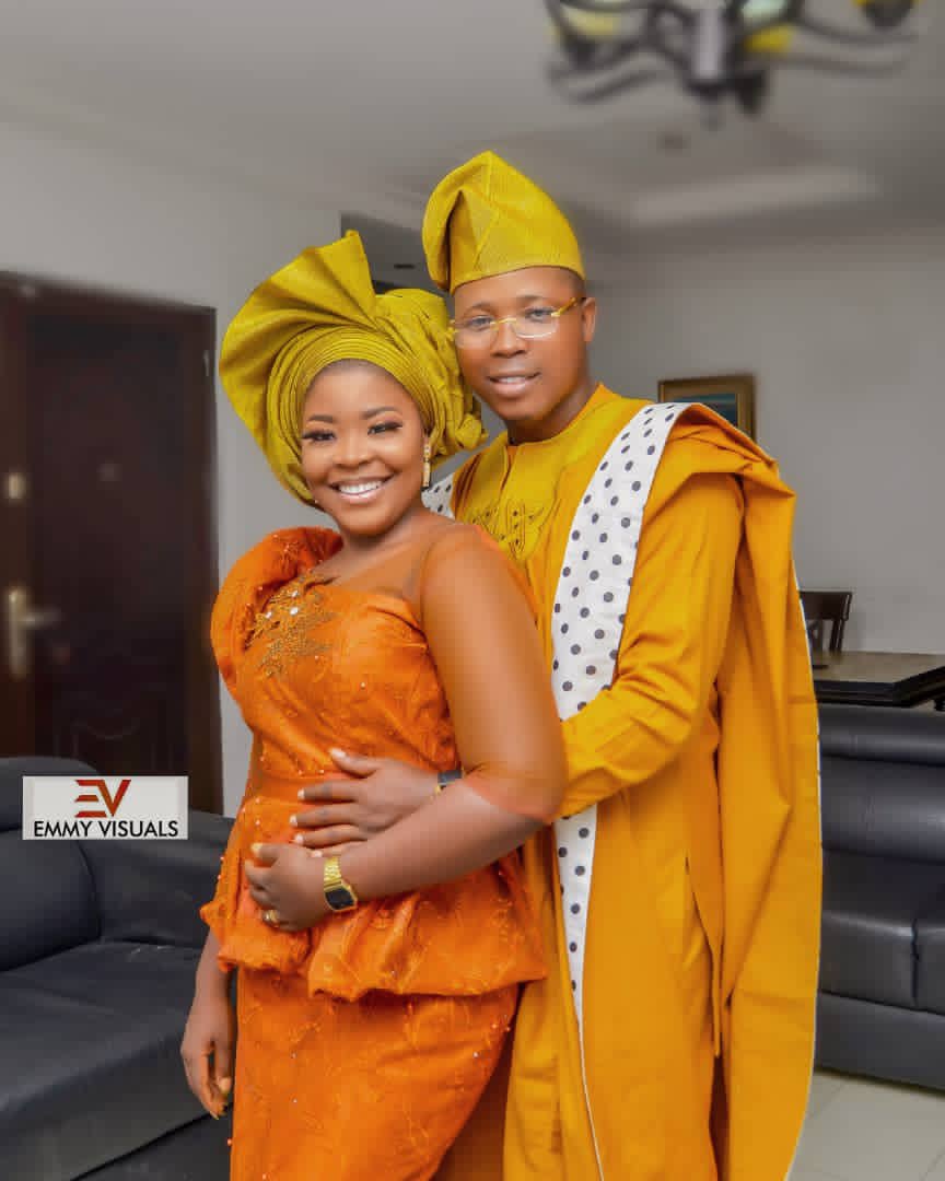 funtobabs's tweet photo. Hurrah !!!Happy Two years Wedding Anniversary To Us!
This is our second year together, but we have an eternity to go. More peace, more love,more joy and happiness in our family ❤️love you till eternity baby ❤️ https://t.co/mguk3sxYZd