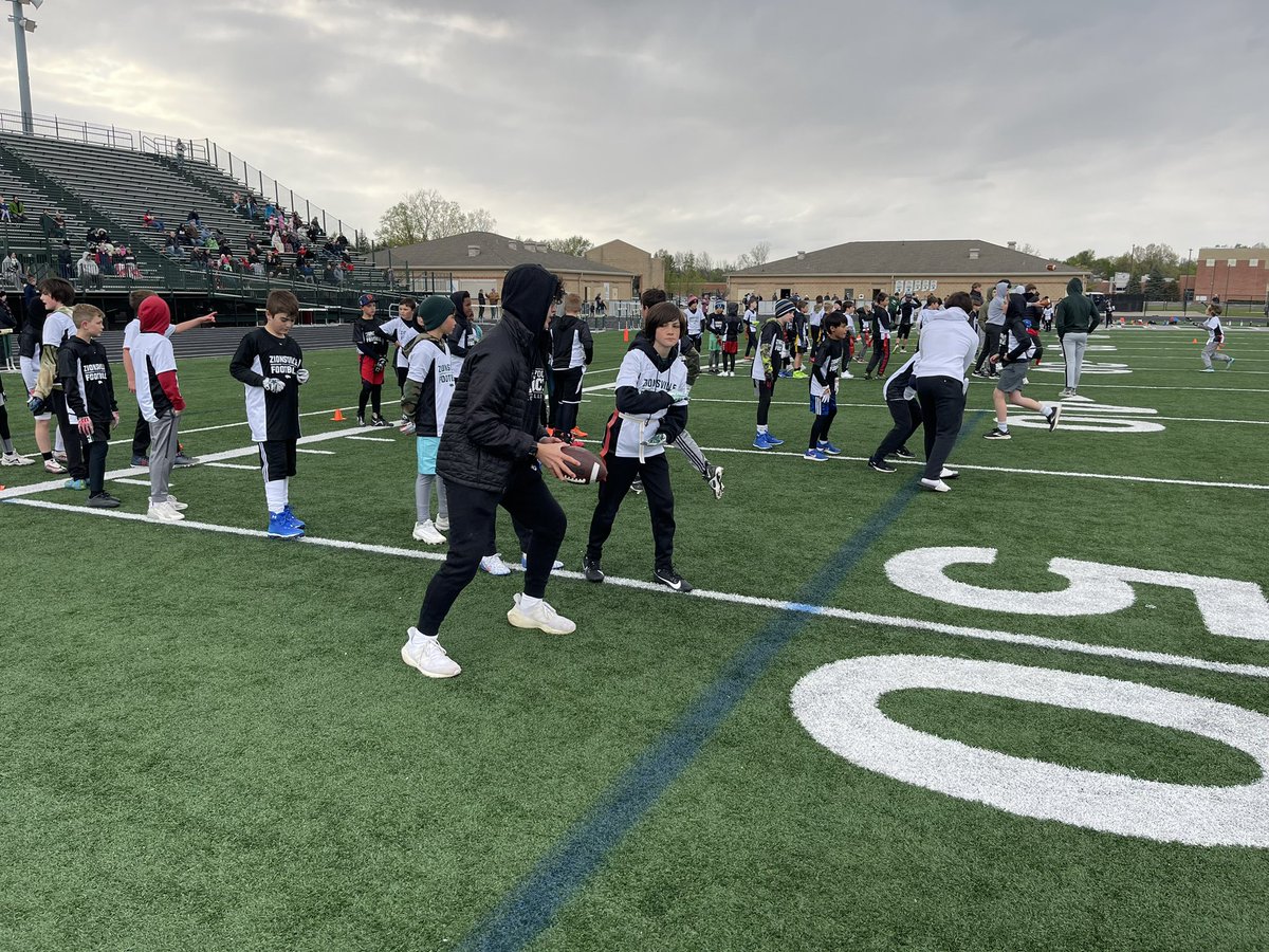 Amazing!!   184 youth players came out in the cold this evening to work with <a href="/CoachTurnquist/">Scott</a> and the Zionsville High School Football Team!  #footballtown